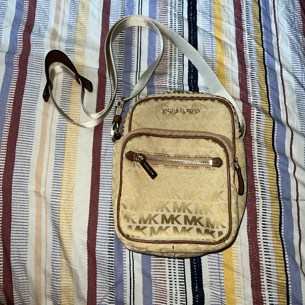 MICHAEL KORS Bedford Zip MK Signature Jacquard Flight Bag Beige Camel Luggage